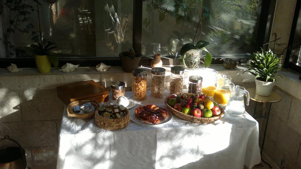 By The Lemon Tree (Adults Only) Bed & Breakfast Amman Exterior photo