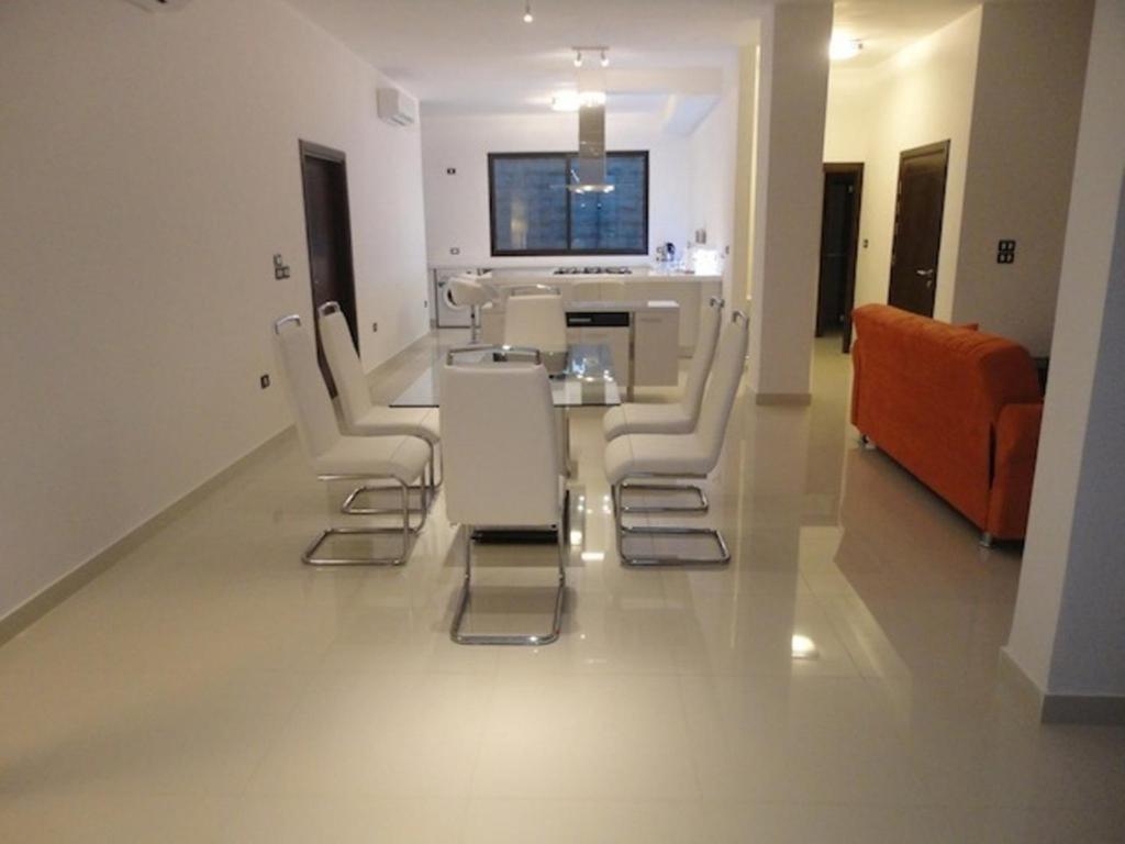 By The Lemon Tree (Adults Only) Bed & Breakfast Amman Exterior photo